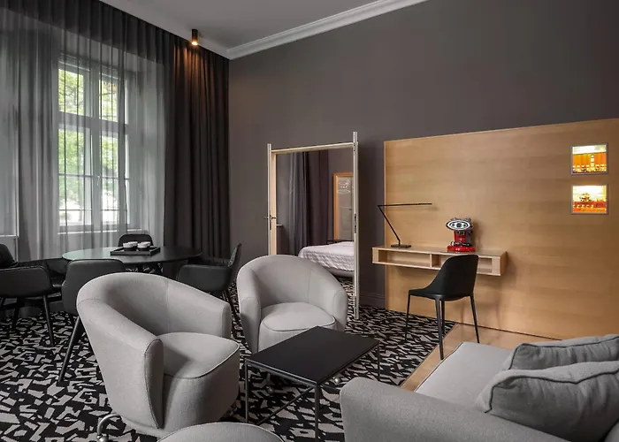 Le Meridien Hotel