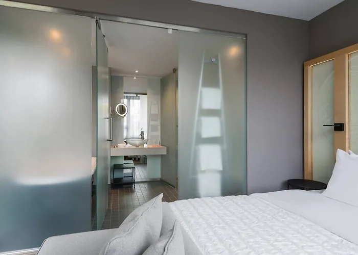 Le Meridien Hotel 5*