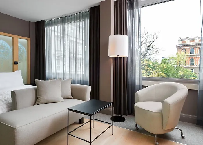 Le Meridien Hotel 5*